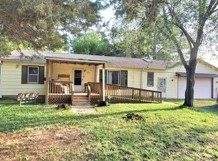 4330 SW 12th St, Topeka, KS 66604