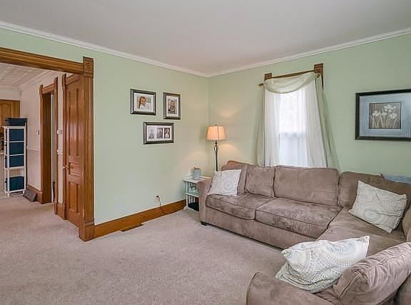 3rd image of 731 E Michigan Ave