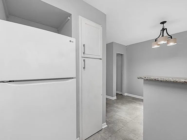 2647 Marilee Ln — Photo 13