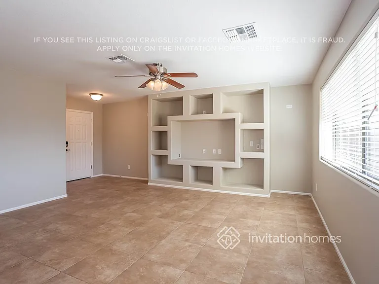 447 W Corriente Ct — Photo 2