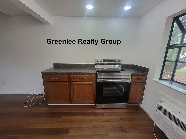 2142 Bradford St #325 — Photo 6