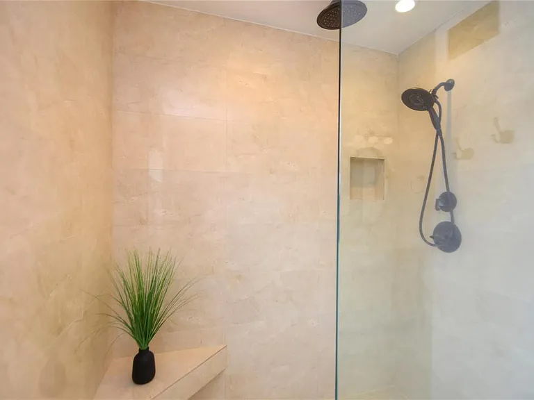 4801 Grapevine Way — Photo 20