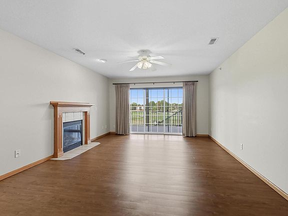 4th image of 2952 Holiday Ct #3