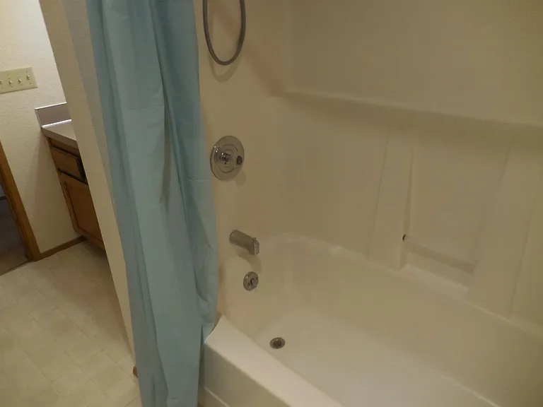 1313 Hall St SE #1 — Photo 8