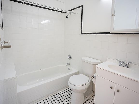 5th image of 253 Erskine St APT 203