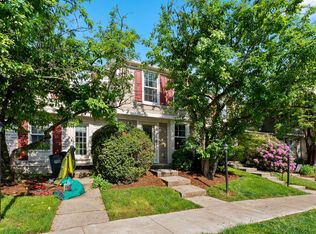 1636 Fieldthorn Dr, Reston, VA 20194