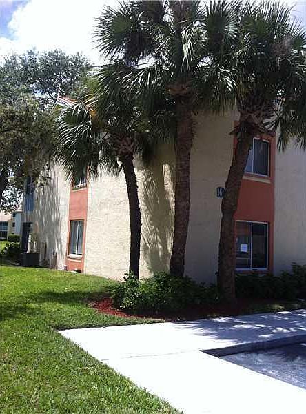 1st image of 1450 The Pointe Dr #1450