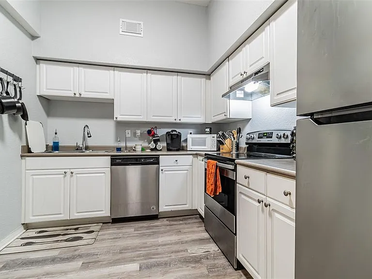 402 S Armenia Ave #116 — Photo 8