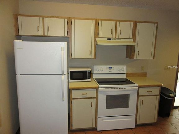 3rd image of 2083 Everest St