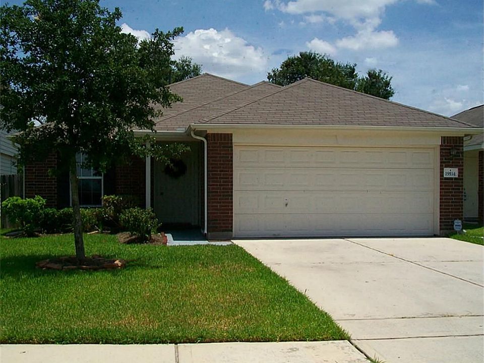 1st image of 19114 Coxwold Ln