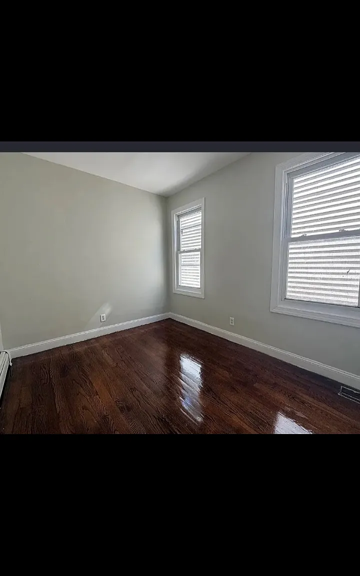3 bed, $2,095 — Photo 2
