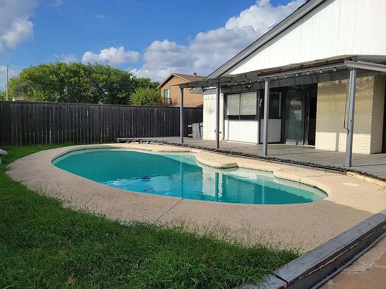 1513 Purdue Cir — Photo 17