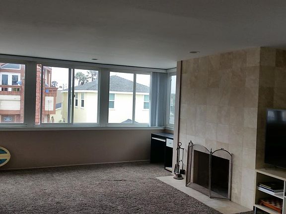 4th image of 207 41st St APT B