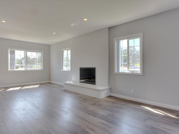 4th image of 1005 Avenue D