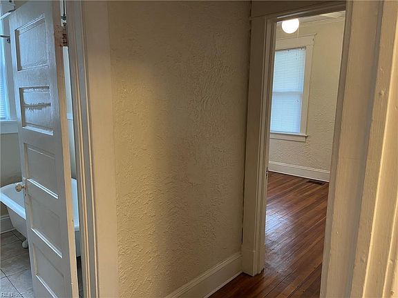 5th image of 1413 W 40th St