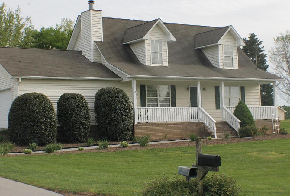 1st image of 927 Brenna Dr