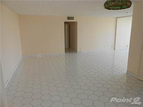 3rd image of 950 NE 199th St #4H