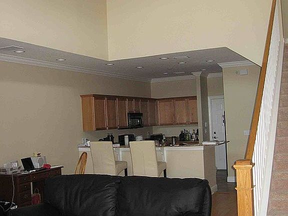 5th image of 173 Valencia Cir