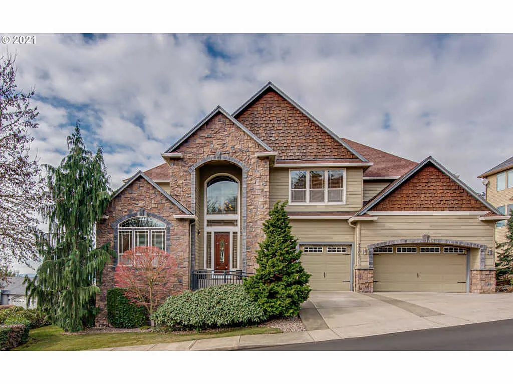 20210 SE Fernridge Dr photo 1