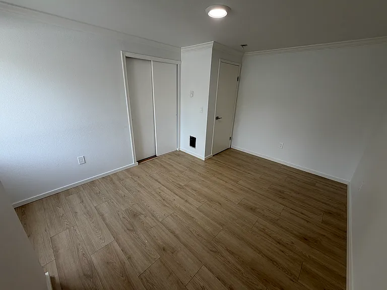 Twin Peaks Apartments — Photo 11