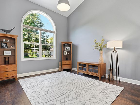 4th image of 3291 N View Ln