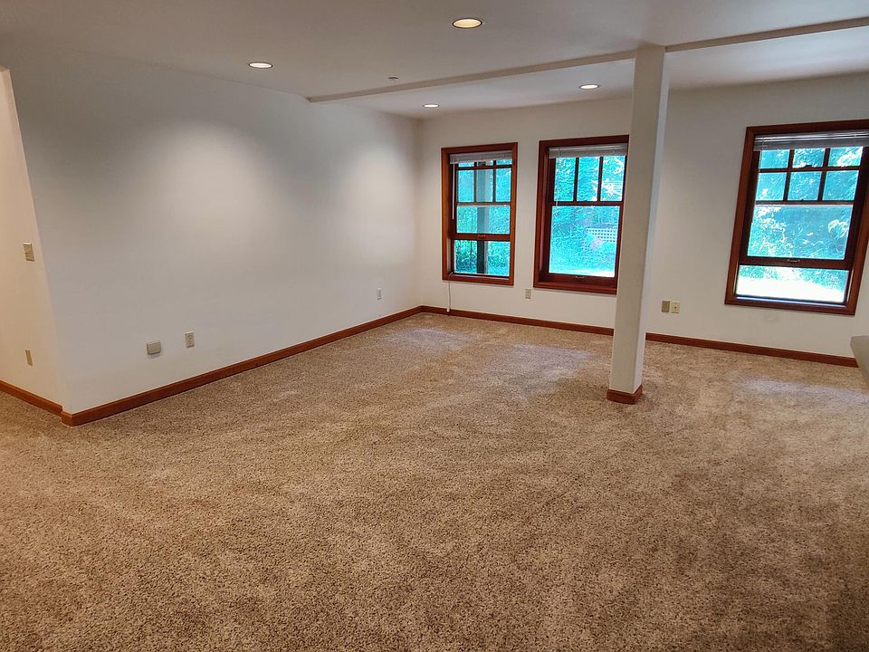 Enter the apartment into a roomy main living room/dining room area and open plan kitchen.