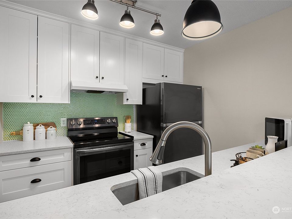 1st image of 5842 NE 75th Street #C305