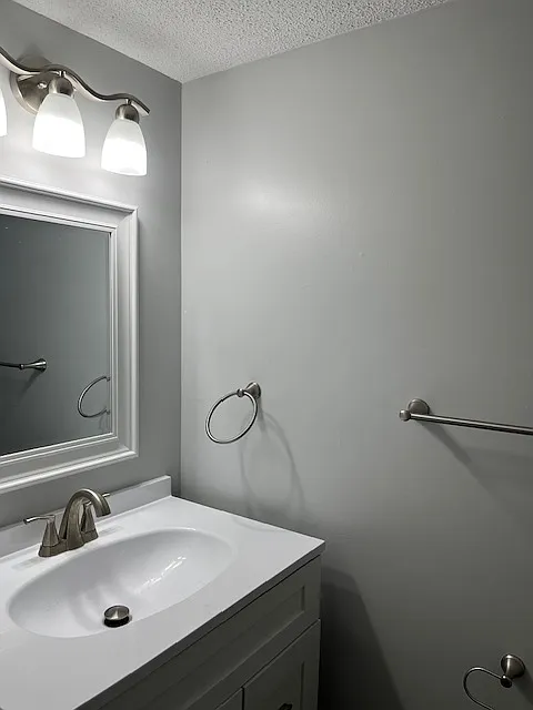 2 bed, 1.5 bath, 1050 sqft, $1,450 — Photo 4