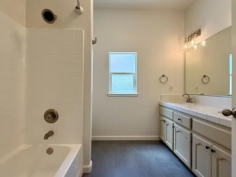1548 W Hampton Cir — Photo 19