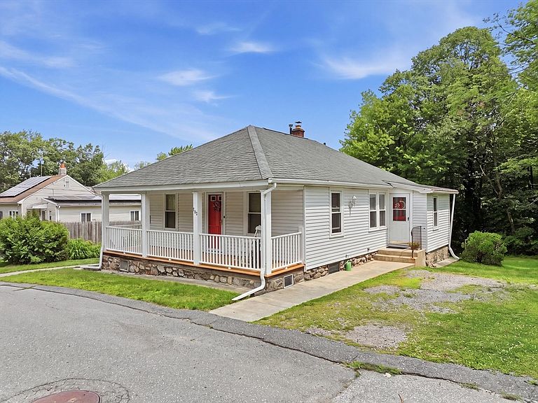 Listing photo 2