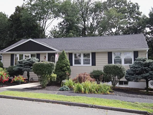 1 Biscayne Ave, Saugus, MA 01906