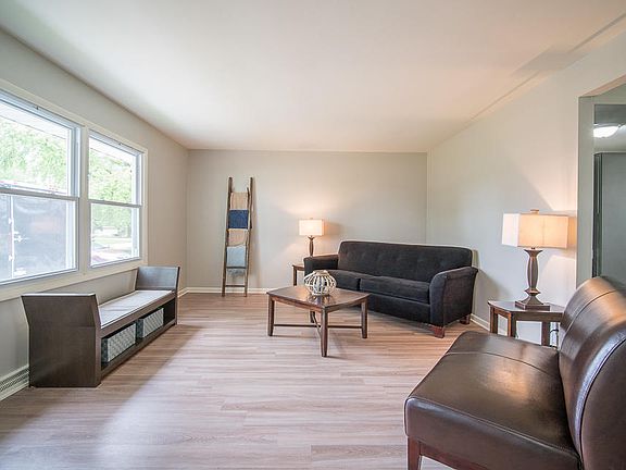 2nd image of 4811 Lois Ln