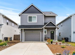 631 S 15th St, Philomath, OR 97370