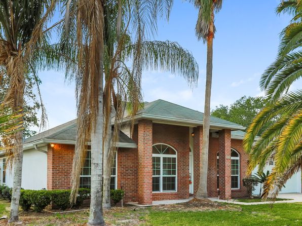 272 Village Green Ave