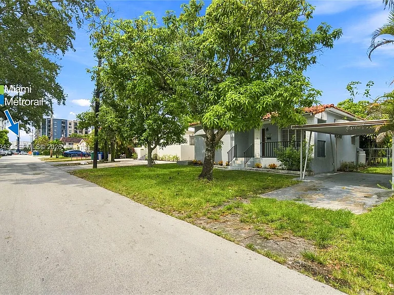 2920 SW 38th Ct — Photo 11