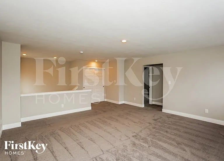 2229 W 171st St — Photo 6