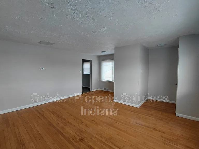 8120 Kennedy Ave — Photo 2