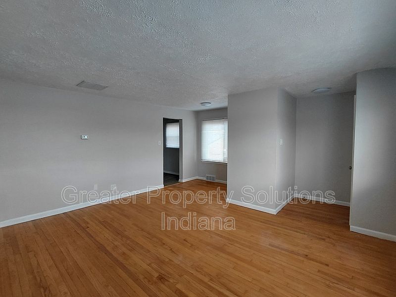 2nd image of 8120 Kennedy Ave