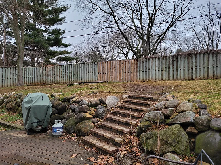 1513 Deerwood Dr — Photo 21
