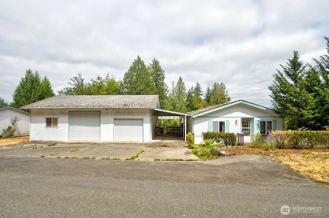 71 SE Lupine Court photo 1