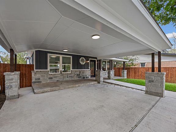 3rd image of 731 Neches St