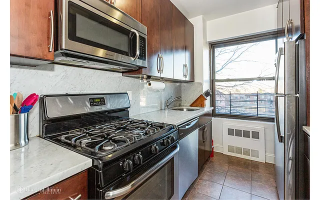 Sold by Douglas Elliman | media 22