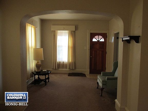 2nd image of 122 W Hickory St