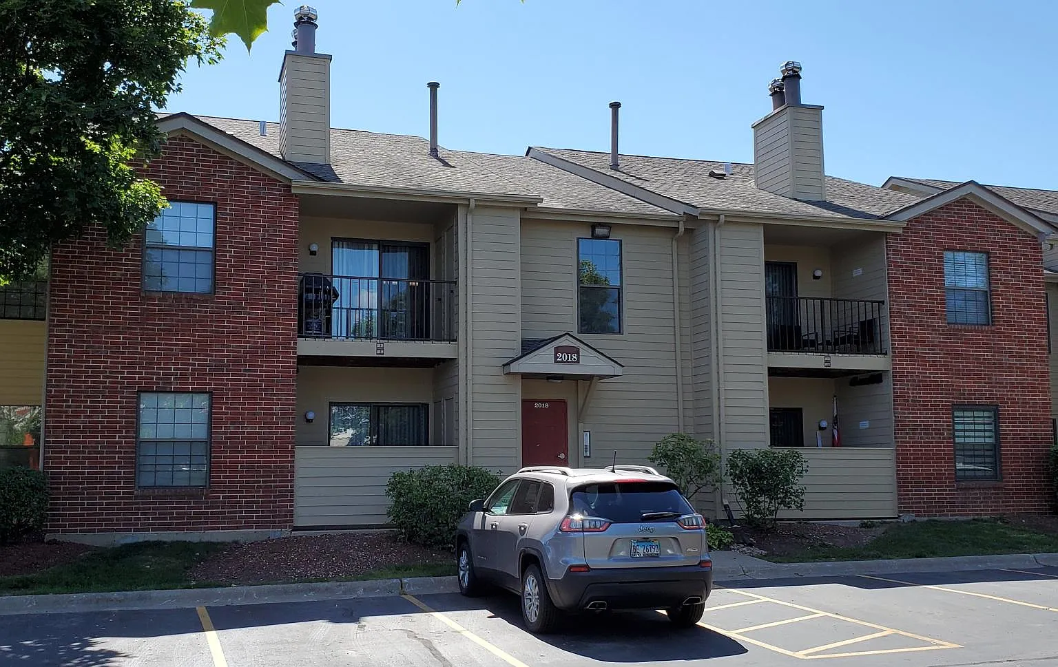 2 bed, 980 sqft, $1,950 — Photo 1