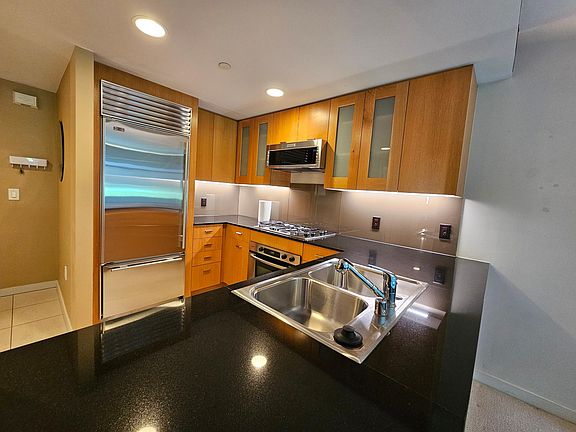 3rd image of 333 1st St Unit N203