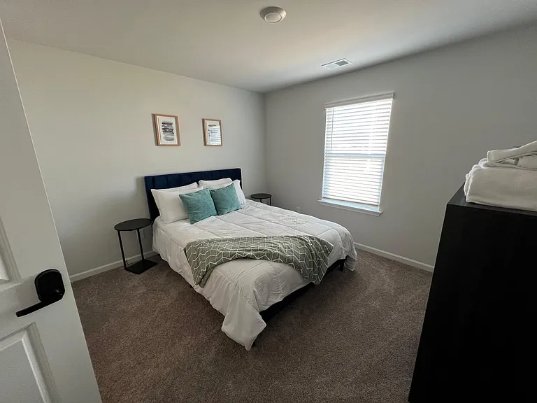 8183 E Highcroft Dr NE — Photo 5
