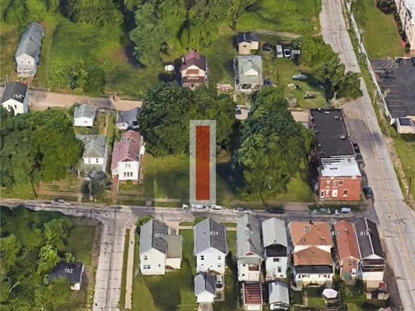 805 N 8th St, Steubenville, OH 43952