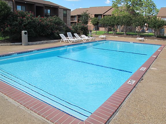 5th image of 904 University Oaks Blvd APT 23