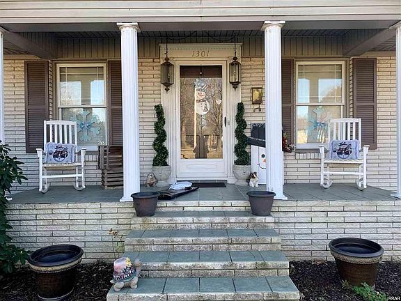 3rd image of 1301 Sheridan Dr