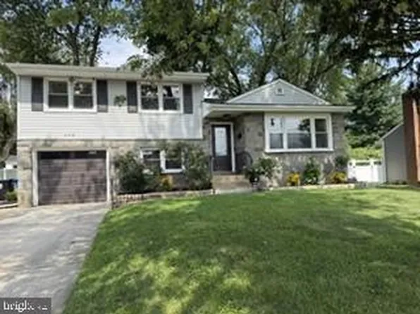 379 Boxwood Ln, Cinnaminson, NJ 08077